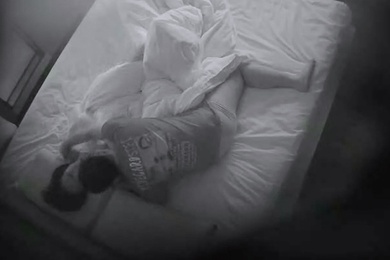 酒店摄像头偷拍乐橙酒店偷拍小哥深夜约炮极品身材疑似酒吧女DJ开房各种体位六九式啪啪