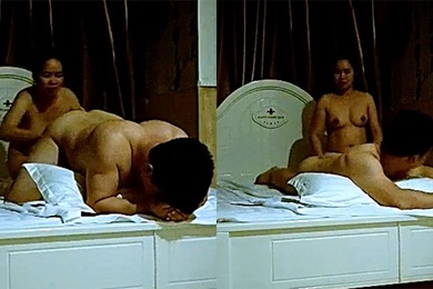 极品探花京都郭少大奶按摩女全套莞式服务舔乳头舔耳朵口交毒龙服务真棒主动上位让小哥抗腿爆草精彩刺激