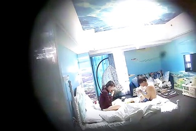 酒店偷拍大学生情侣开房探讨性爱把姿势玩了个遍妹子颜值非常不错