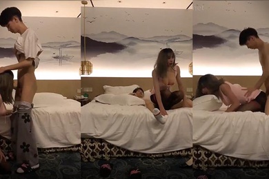 国产短片风骨小少妇和17岁小弟弟网恋奔现宾馆口活吃鸡坐骑后入鸡巴不小了肏得阿姨爽爽的