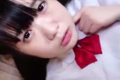 18岁的清瘦美女