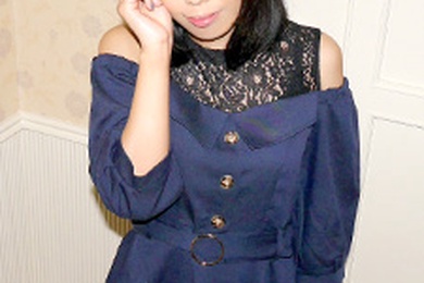 素人戴眼镜~对全身充满性感带的素人女孩进行大量训练~中崎纯子