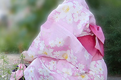 他妈的一个穿着浴衣的漂亮办公室女士 筱田由里