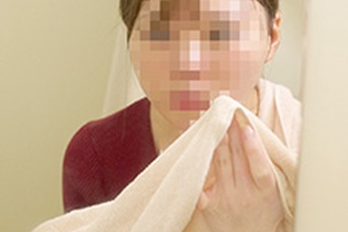 素人素颜 - 光滑的脸和阴部!蜜桃臀少女的真实面目 在宴会厅