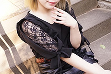 听着店长女朋友的电话，我睡着了。 酒井真美