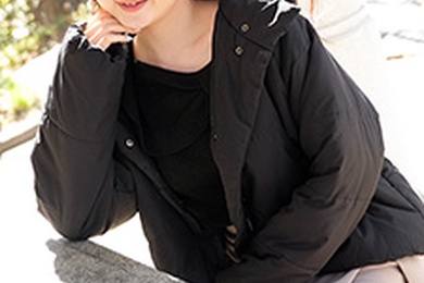 素人妹出道前接受AV采访，瞬间被操 富坚澪