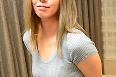 业余工作：仅仅靠修剪工是无法谋生的。西村由奈