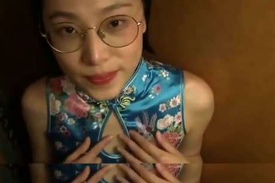 眼镜留学生刘月跟导师的性爱视频