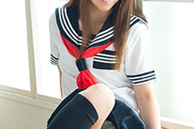 制服时代——好久没看到制服了，有点兴奋—桐山明里